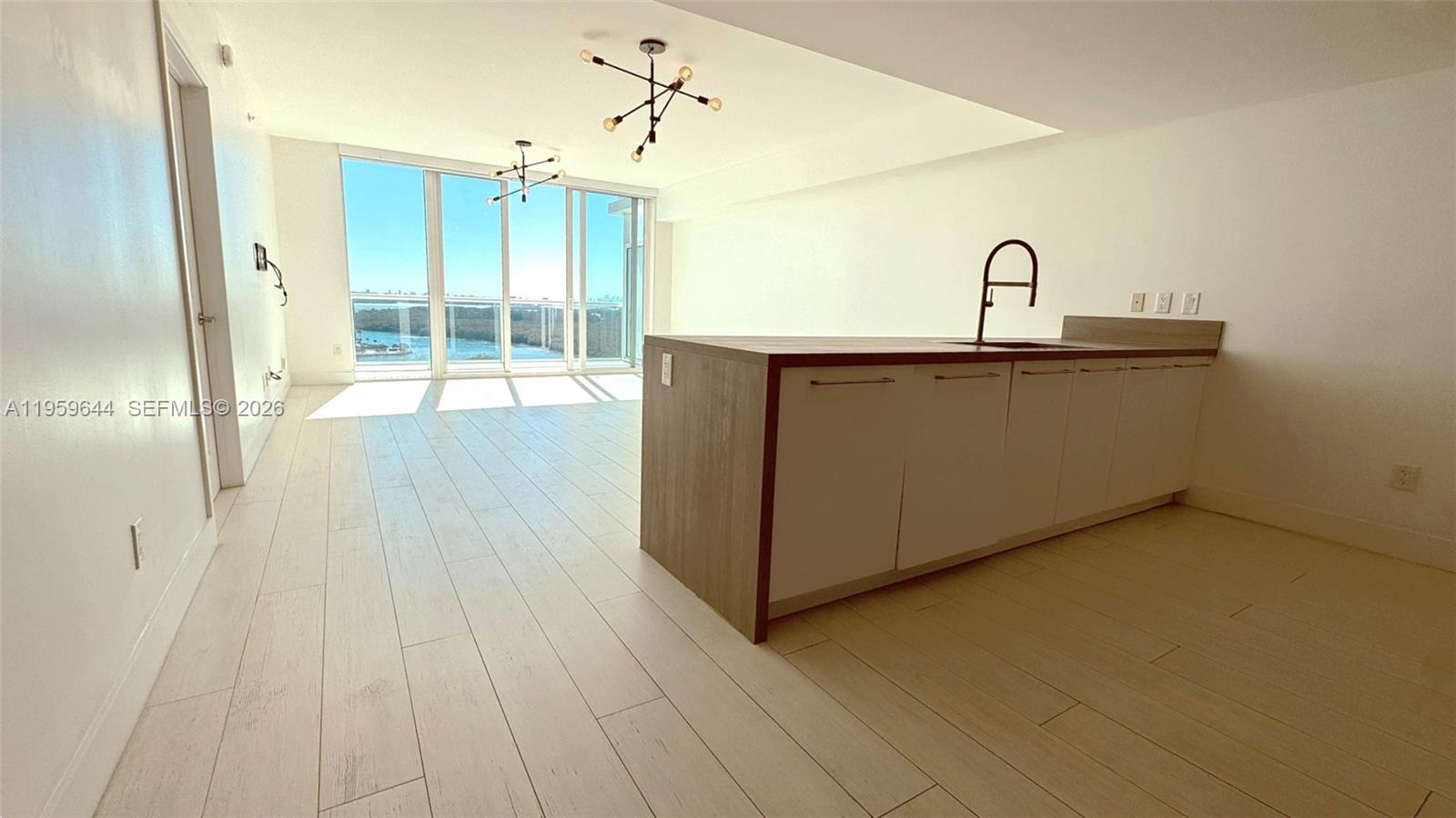 image 400 Sunny Isles10