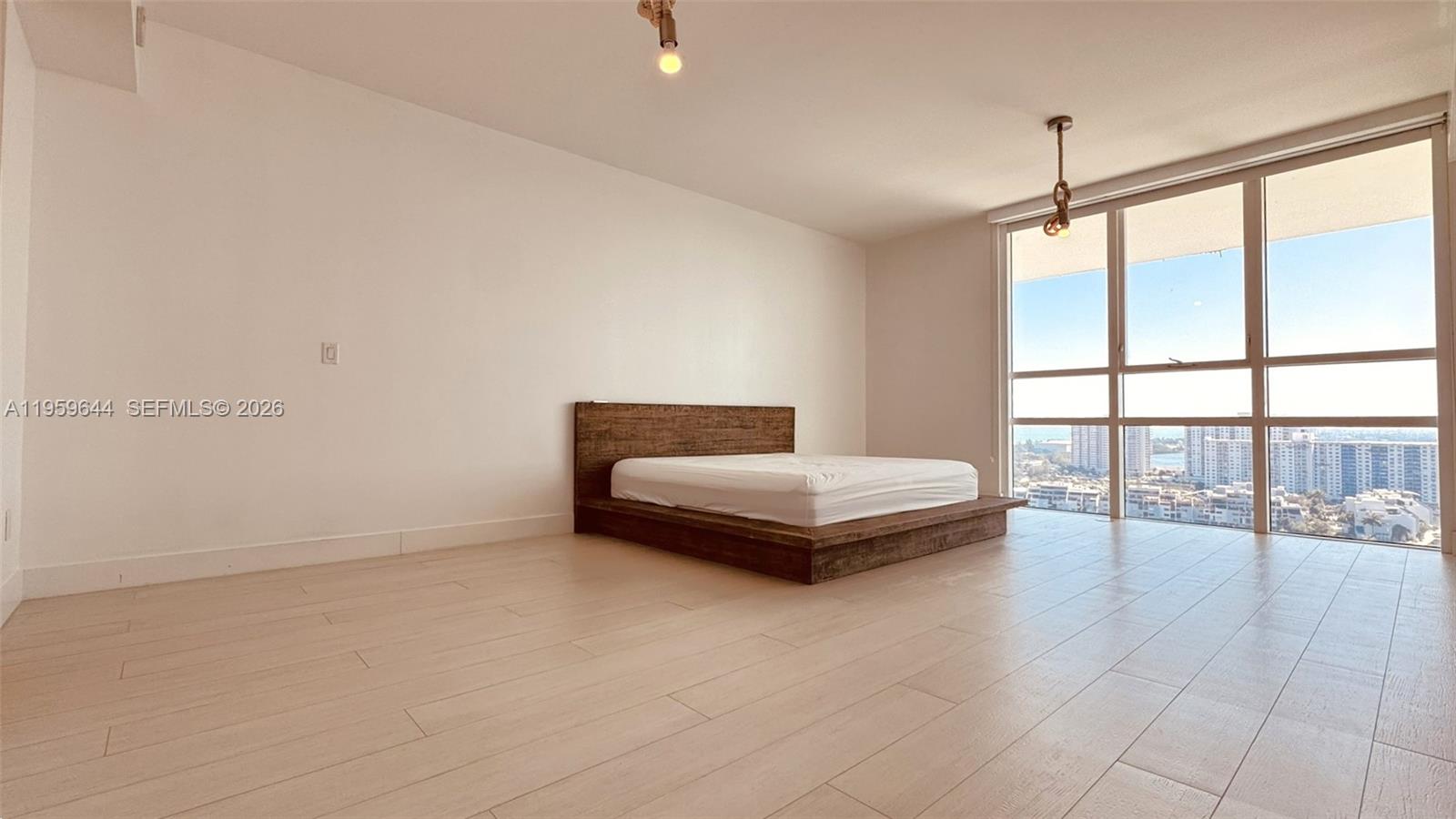 image 400 Sunny Isles34