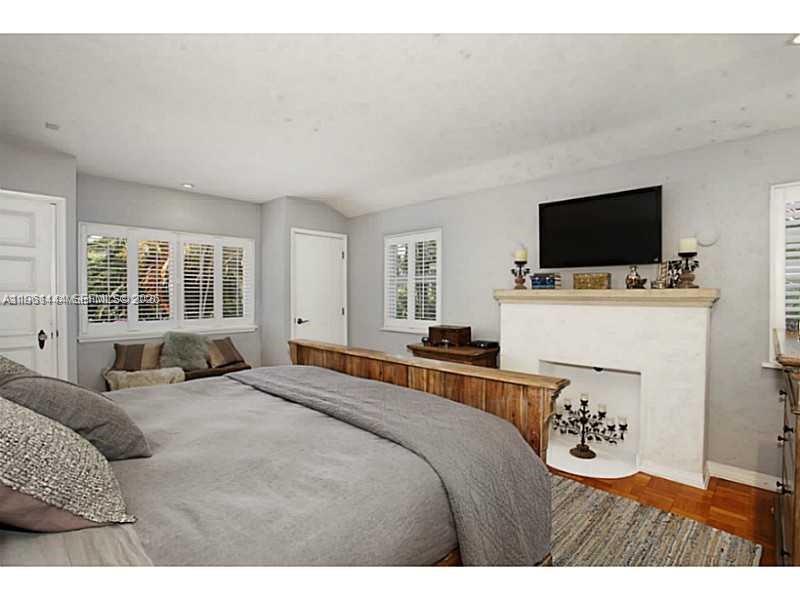 5621 Alton Rd Miami Beach, FL 33140