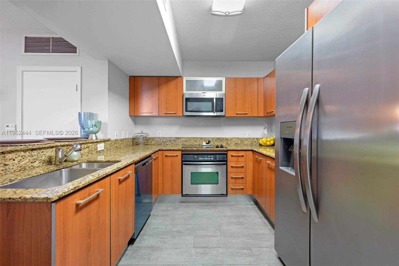 9066 SW 73rd Ct #2002 Miami, FL 33156