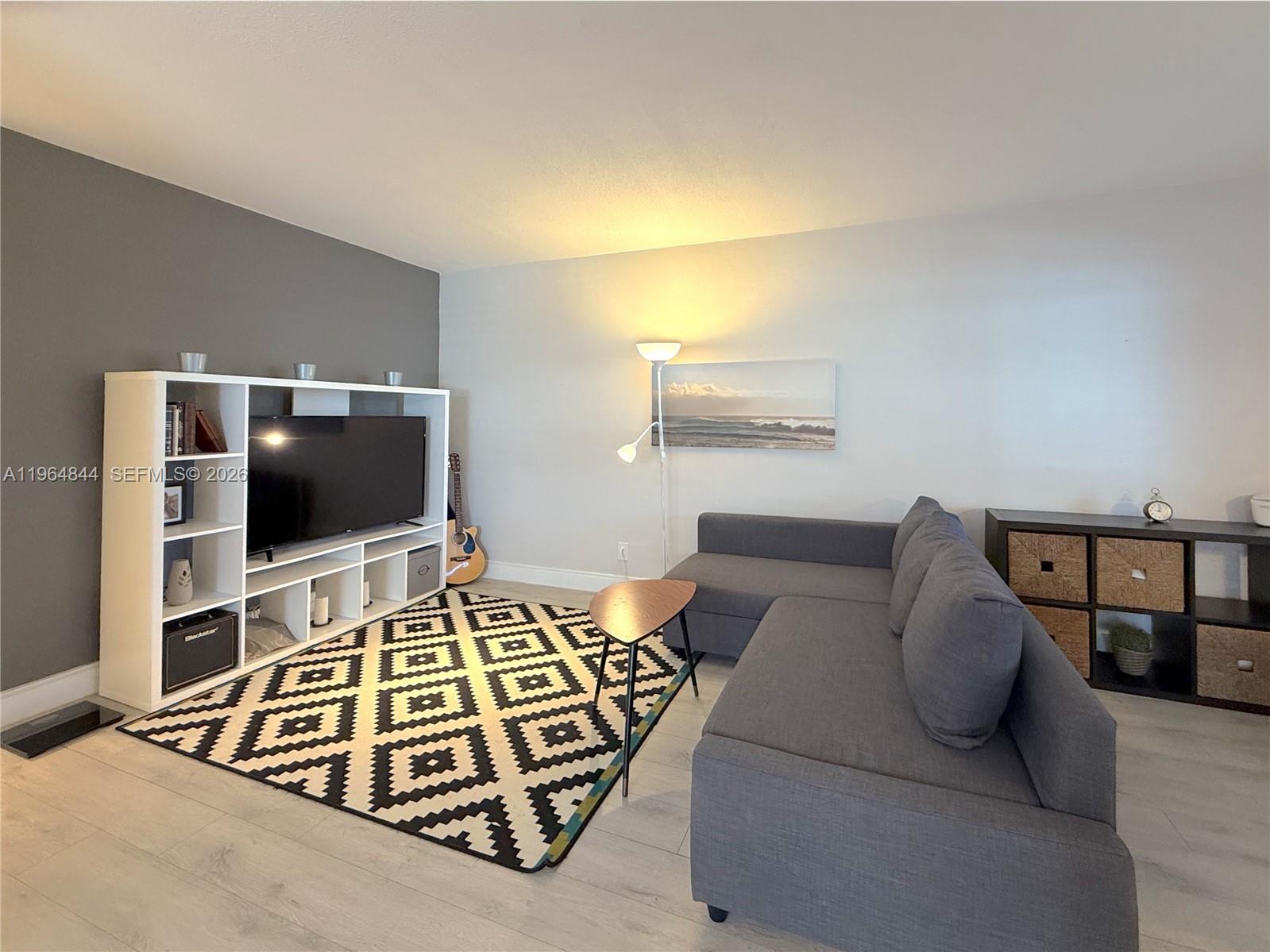 541 Blue Heron Dr #201