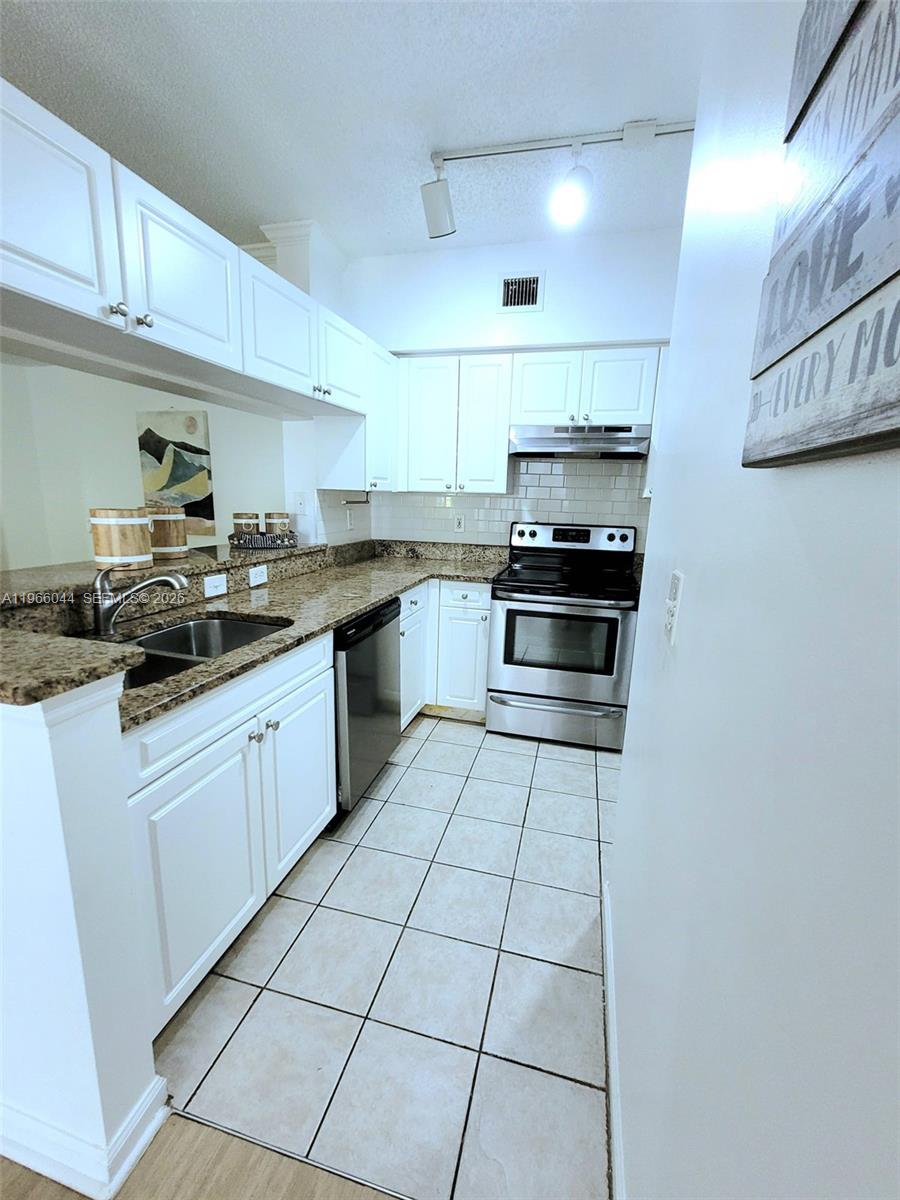 image Porto Bellagio Condo9