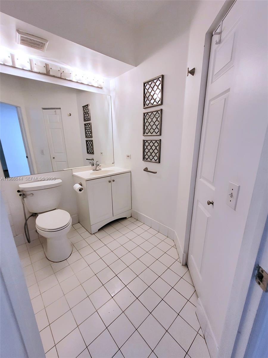 image Porto Bellagio Condo16