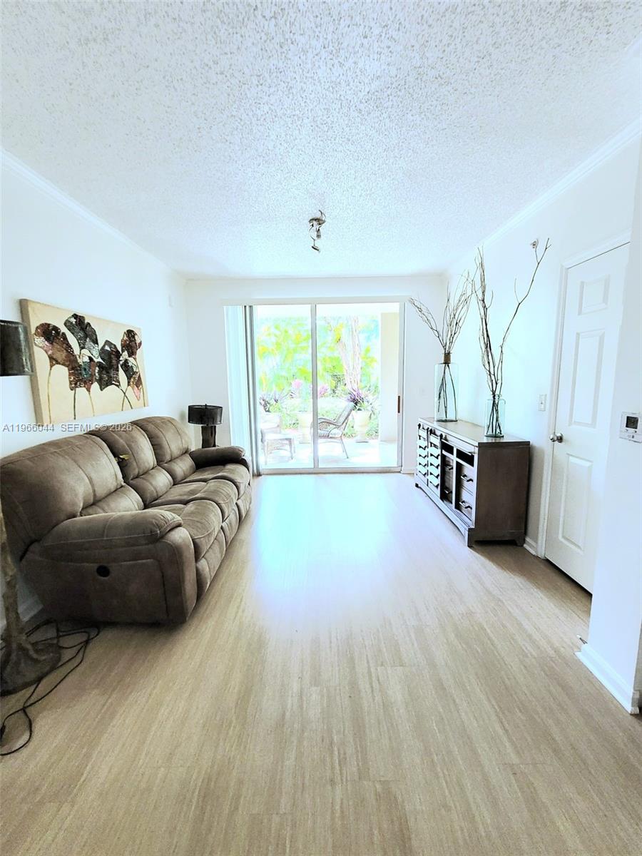 image Porto Bellagio Condo6