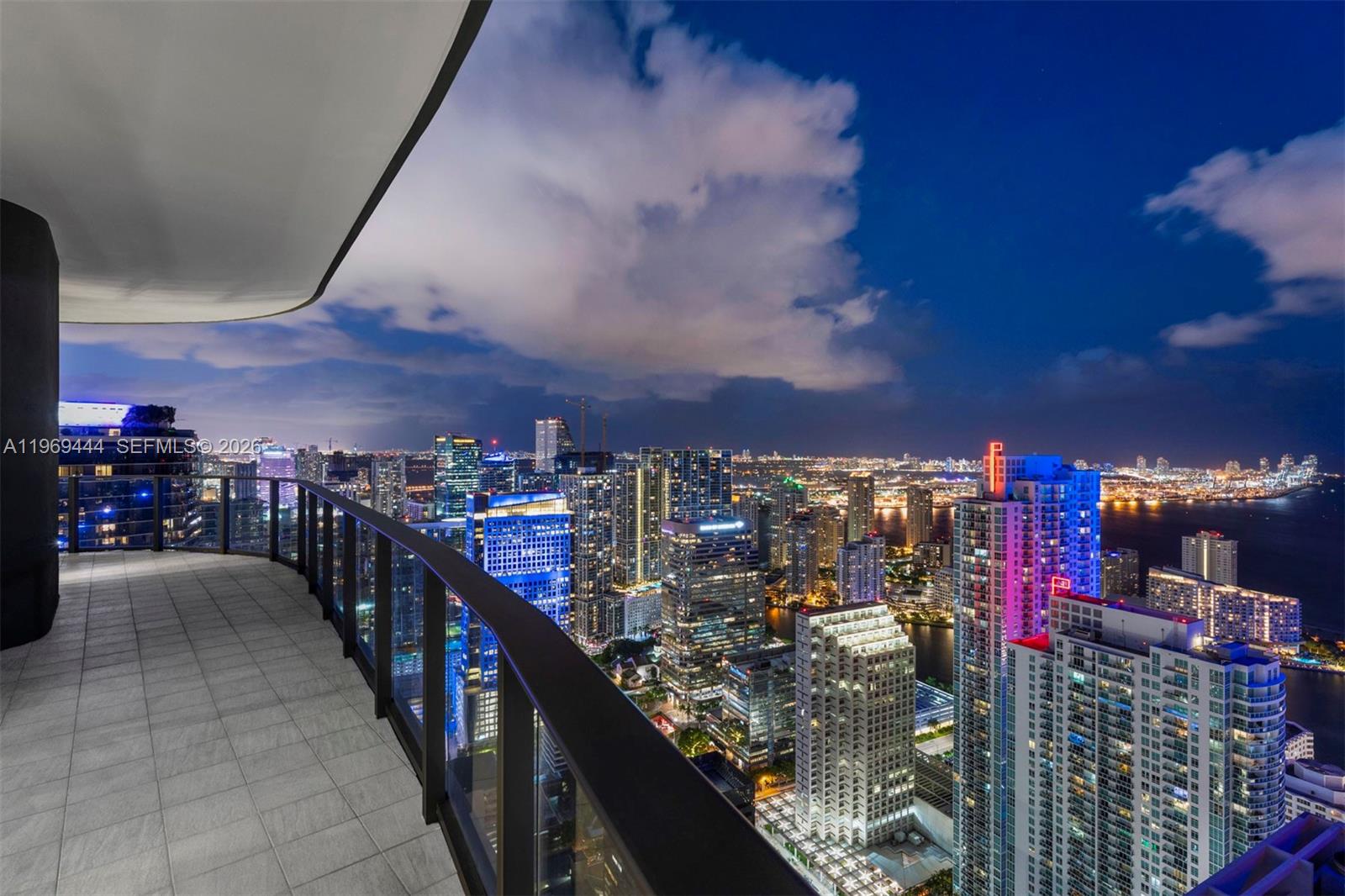 image Brickell Flatiron51