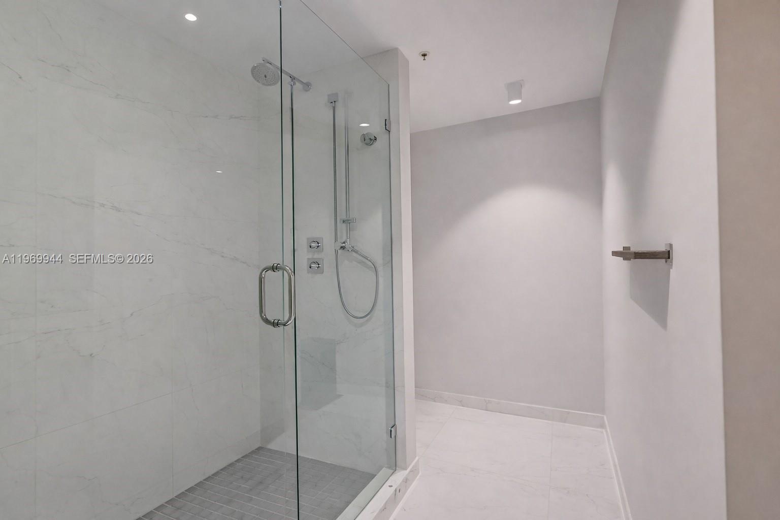 400 Sunny Isles Blvd #2004 Sunny Isles Beach, FL 33160