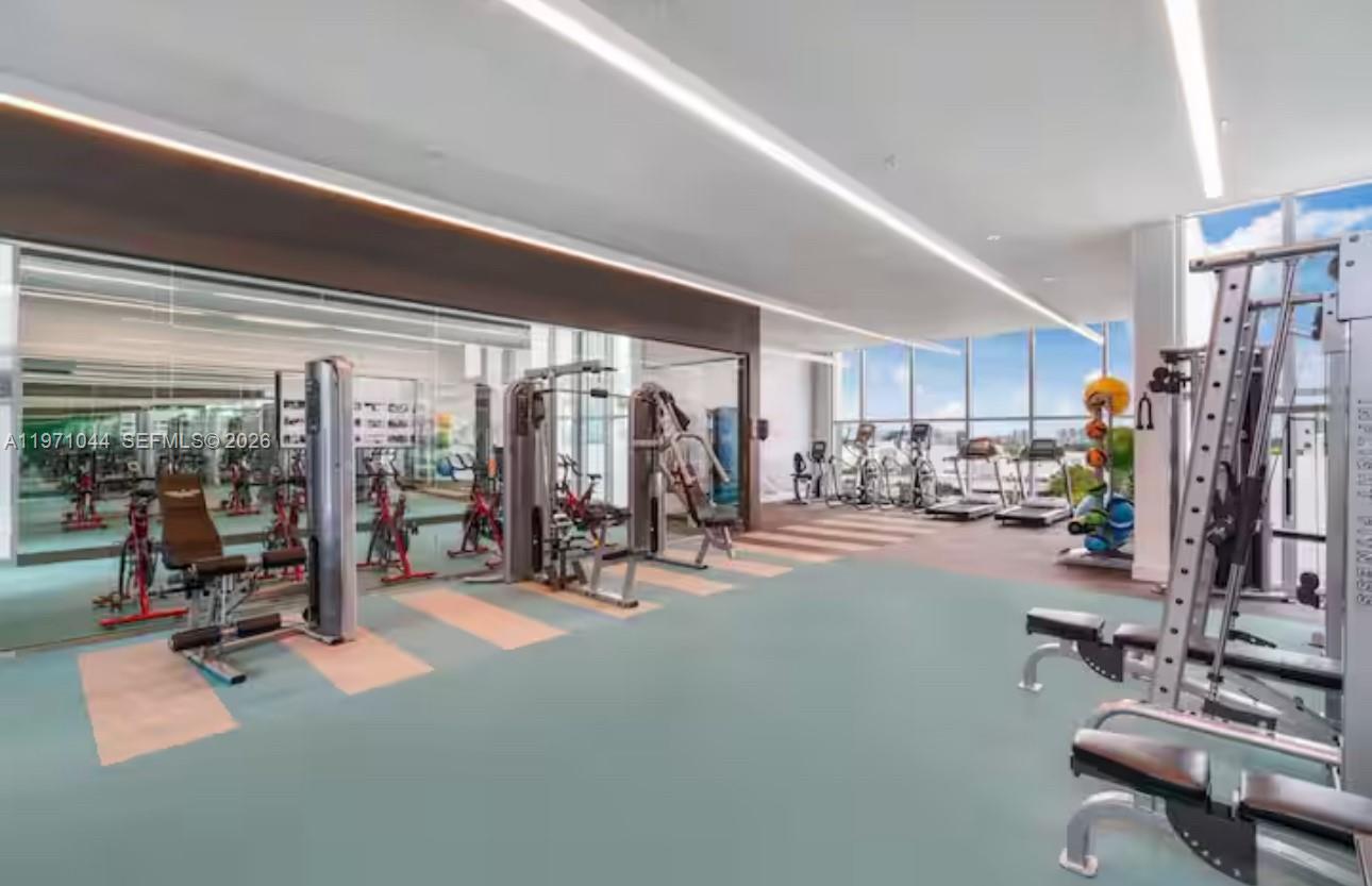 3900 Biscayne Blvd #S-402 Miami, FL 33137