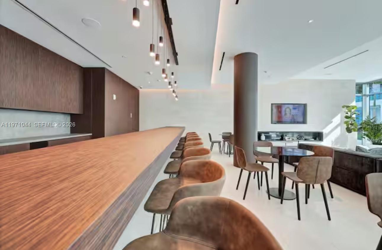 3900 Biscayne Blvd #S-402 Miami, FL 33137