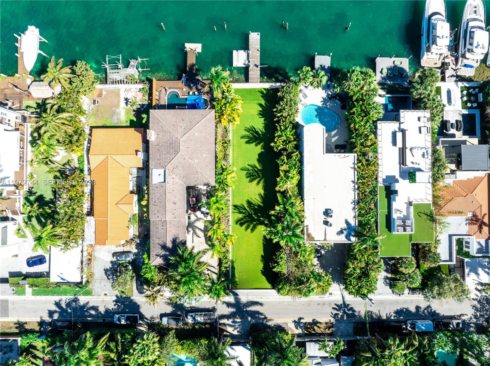 253 N Coconut Ln Miami Beach, FL 33139