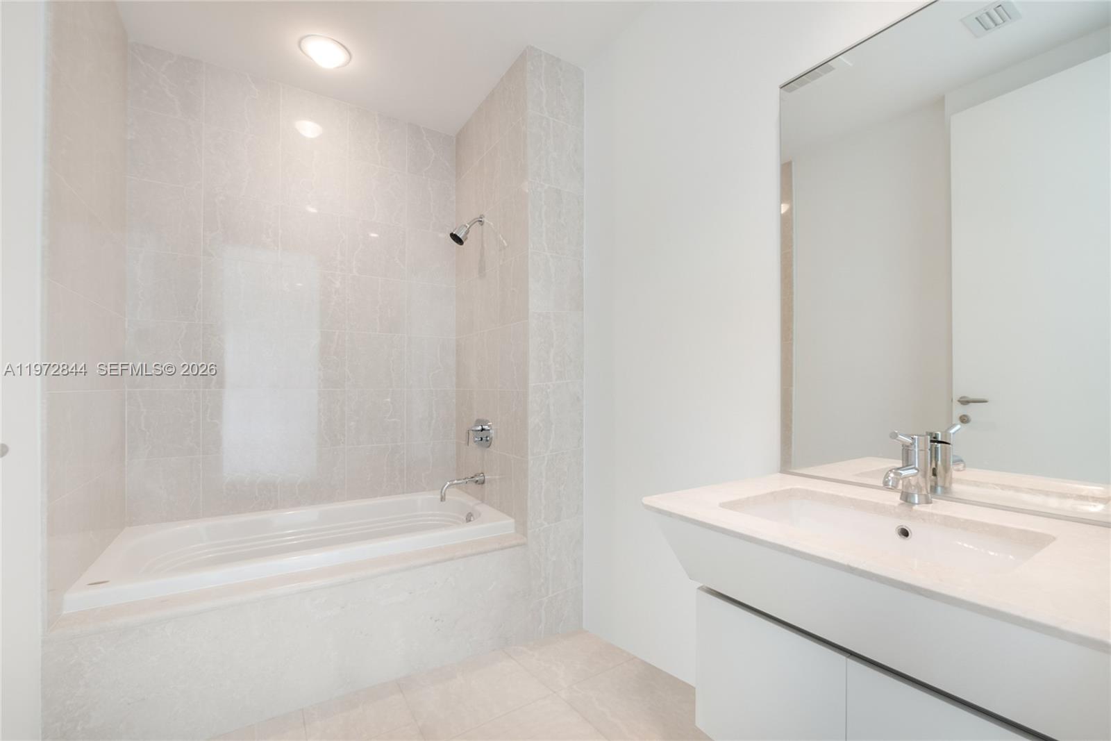 2627 S Bayshore Dr #2703 Miami, FL 33133