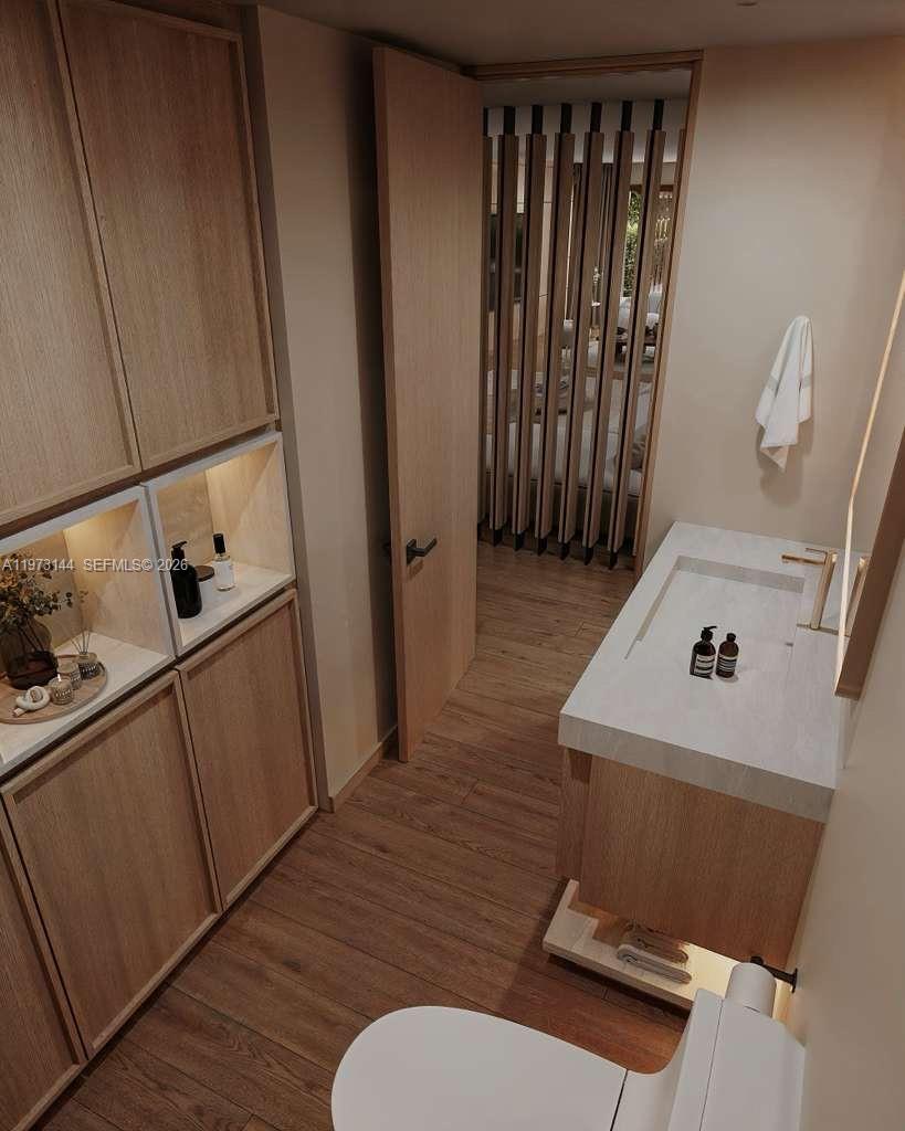 72 W Shore Dr W Miami, FL 33133