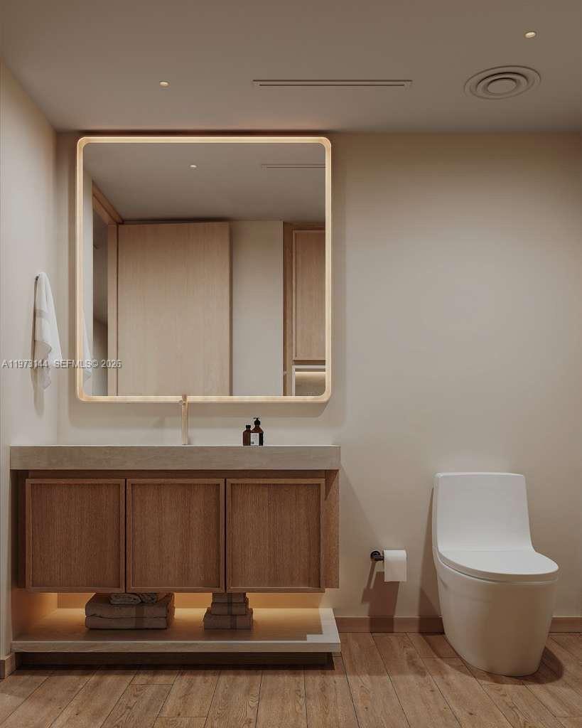 72 W Shore Dr W Miami, FL 33133