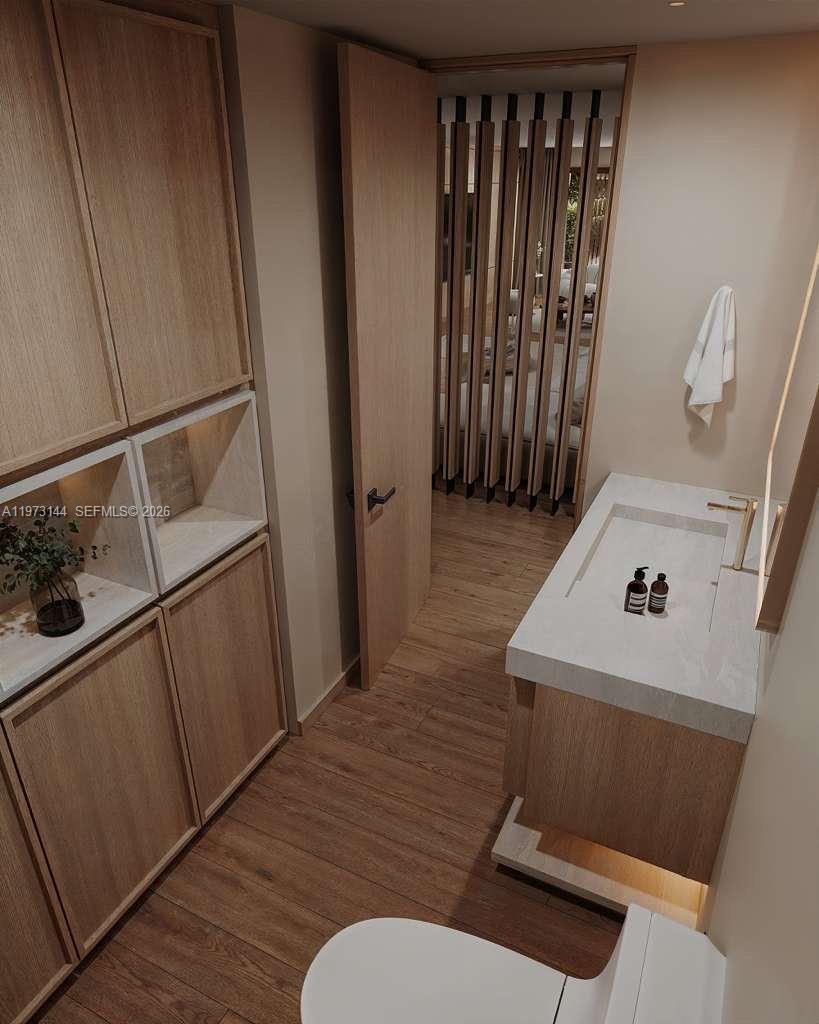 72 W Shore Dr W Miami, FL 33133