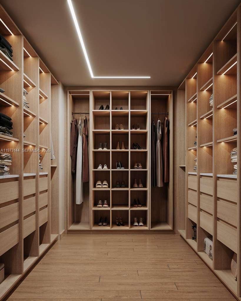 72 W Shore Dr W Miami, FL 33133