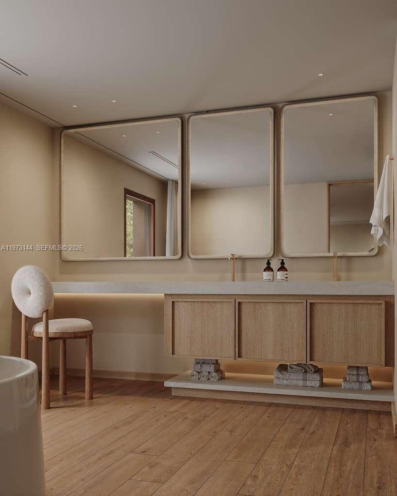 72 W Shore Dr W Miami, FL 33133