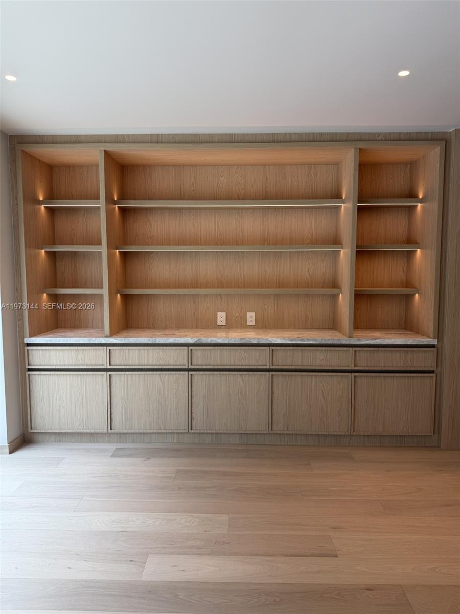 72 W Shore Dr W Miami, FL 33133