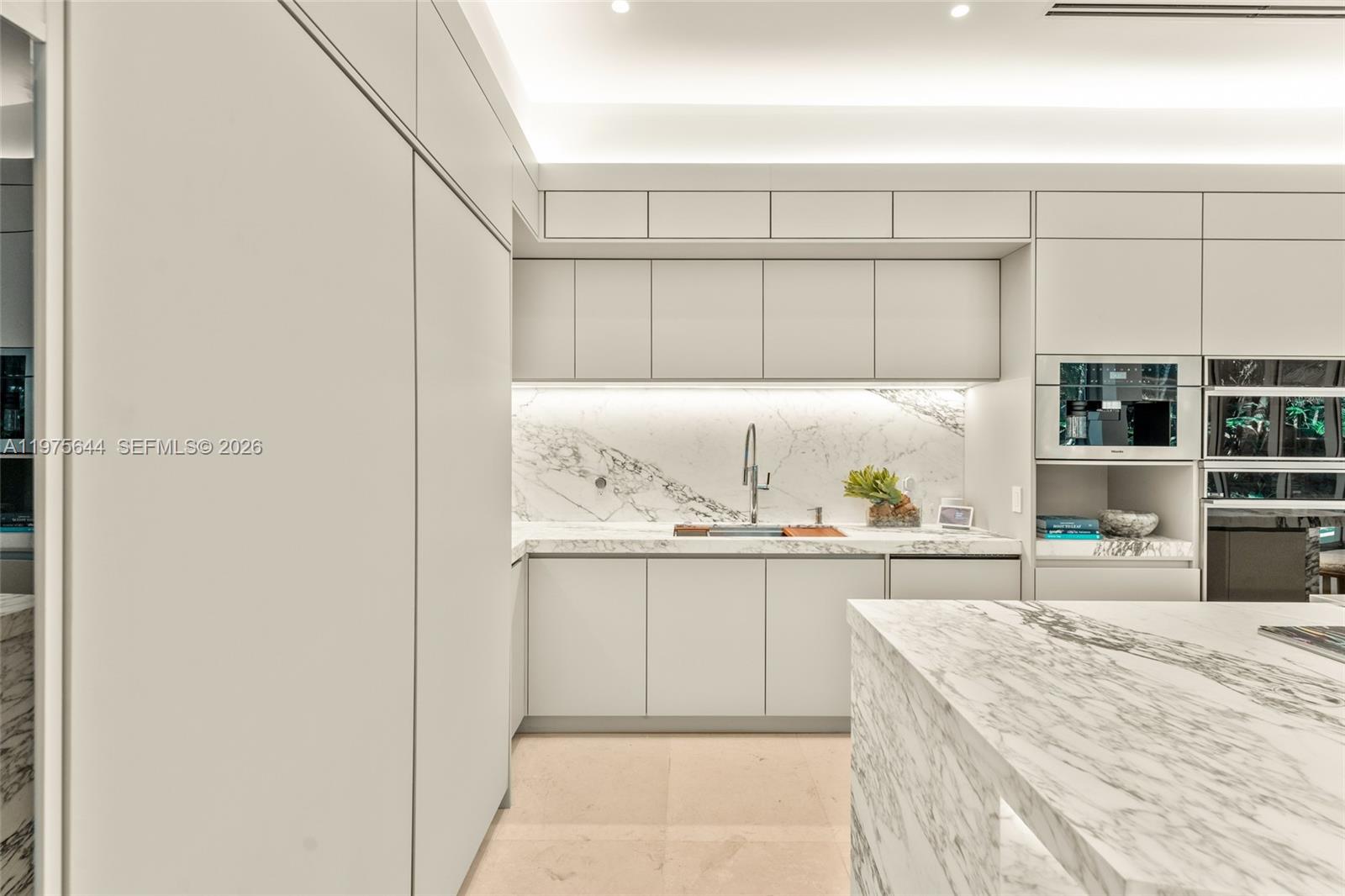 1616 Onaway Dr Miami, FL 33133