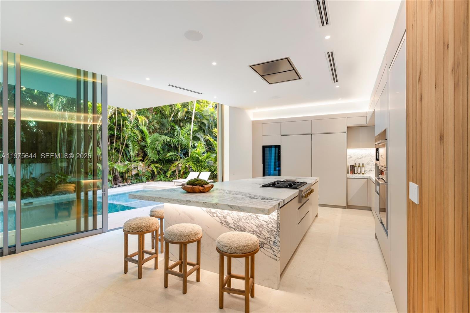 1616 Onaway Dr Miami, FL 33133