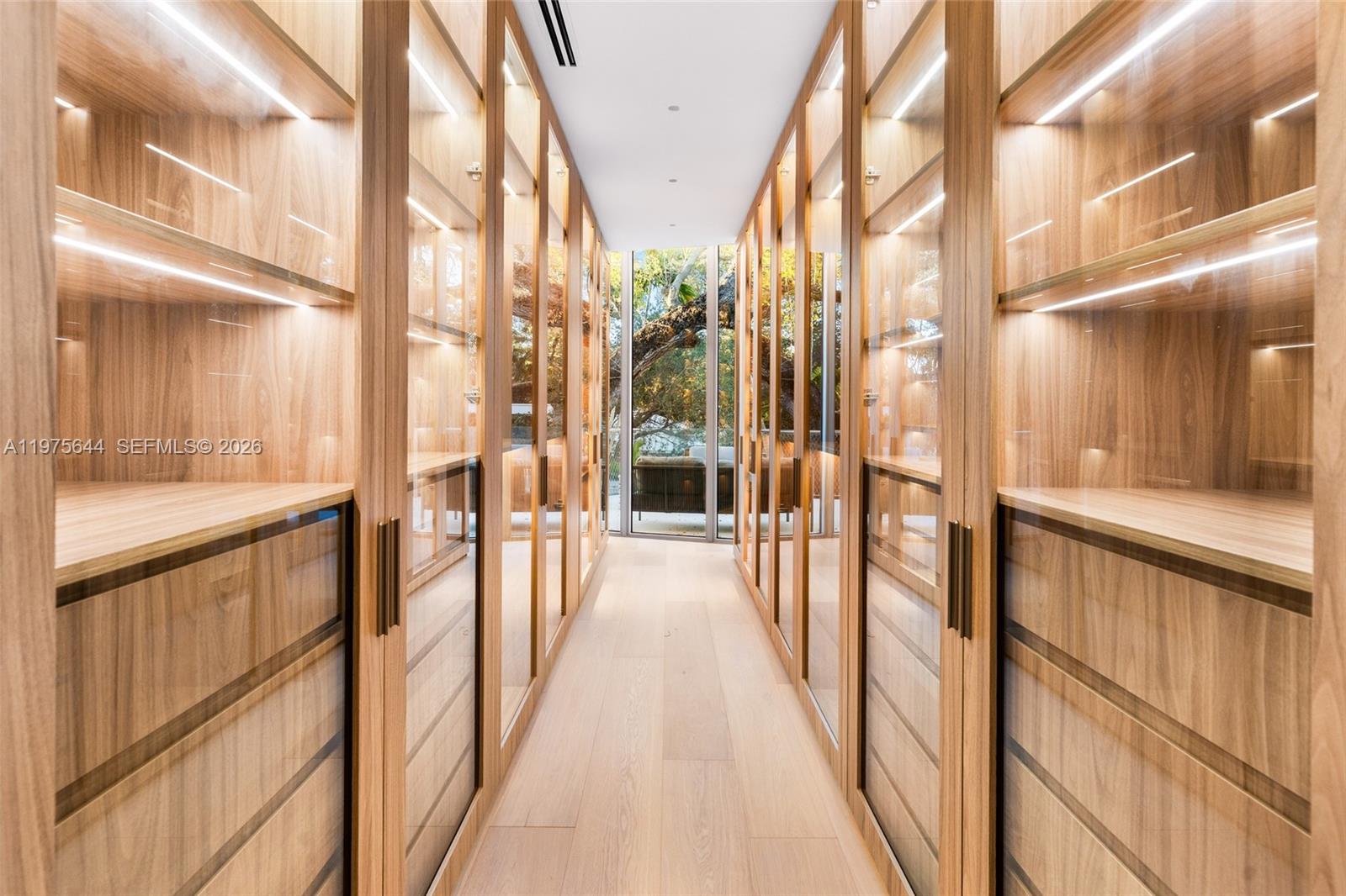 1616 Onaway Dr Miami, FL 33133