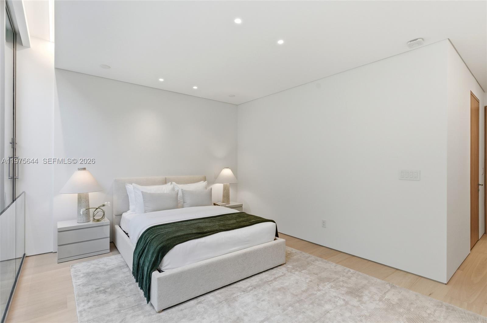 1616 Onaway Dr Miami, FL 33133