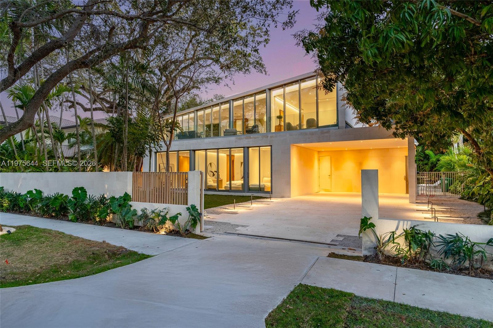 1616 Onaway Dr Miami, FL 33133