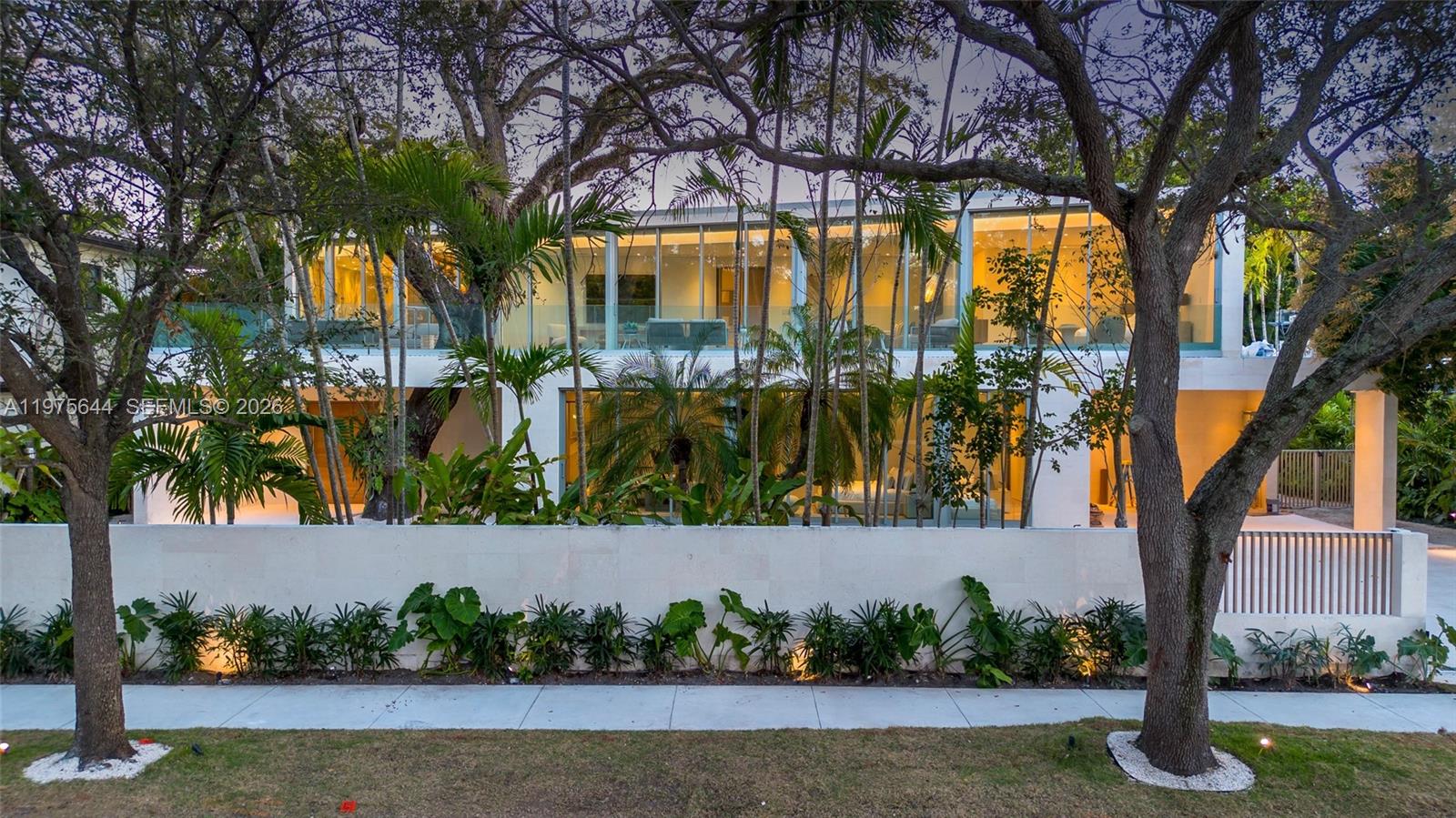 1616 Onaway Dr Miami, FL 33133