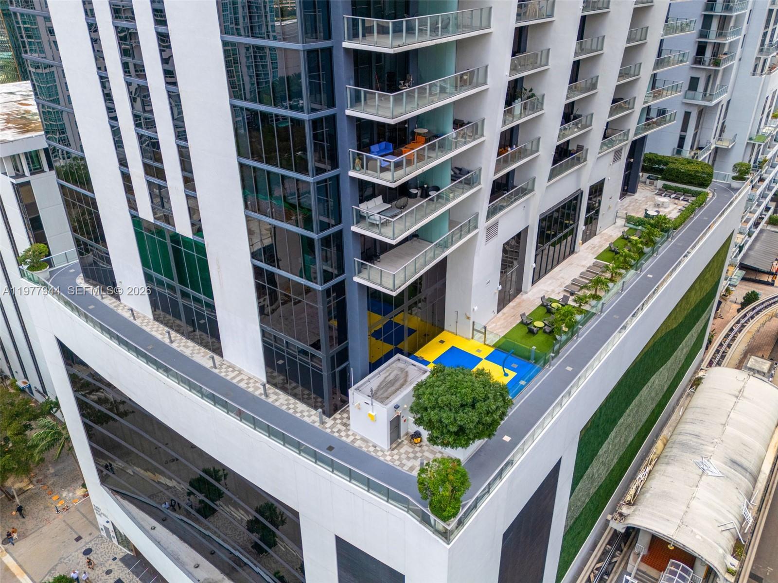 image 1010 Brickell34
