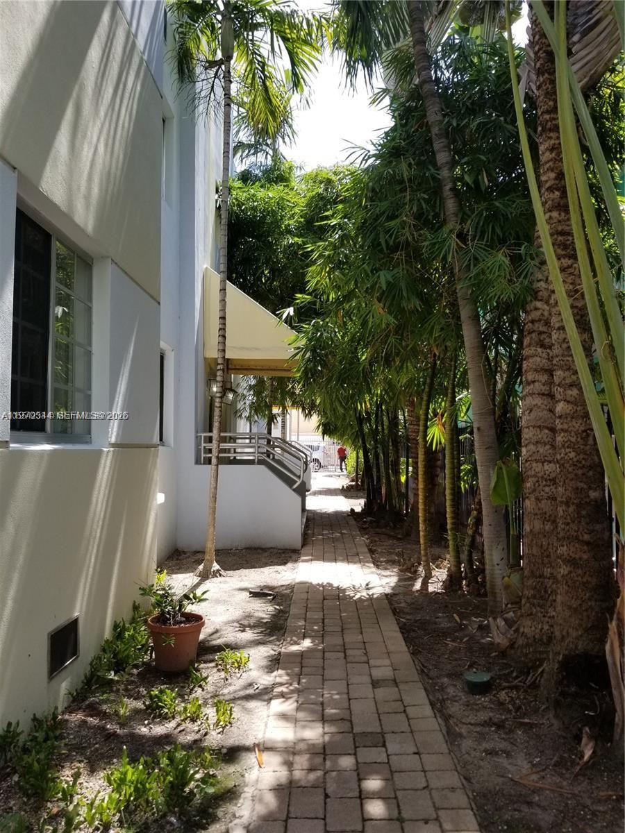 1045 Meridian Ave #5 Miami Beach, FL 33139