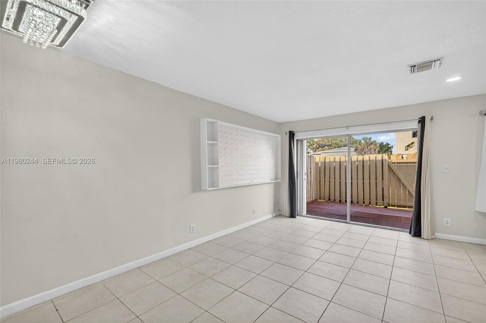 5843 Woodlands Blvd Tamarac, FL 33319