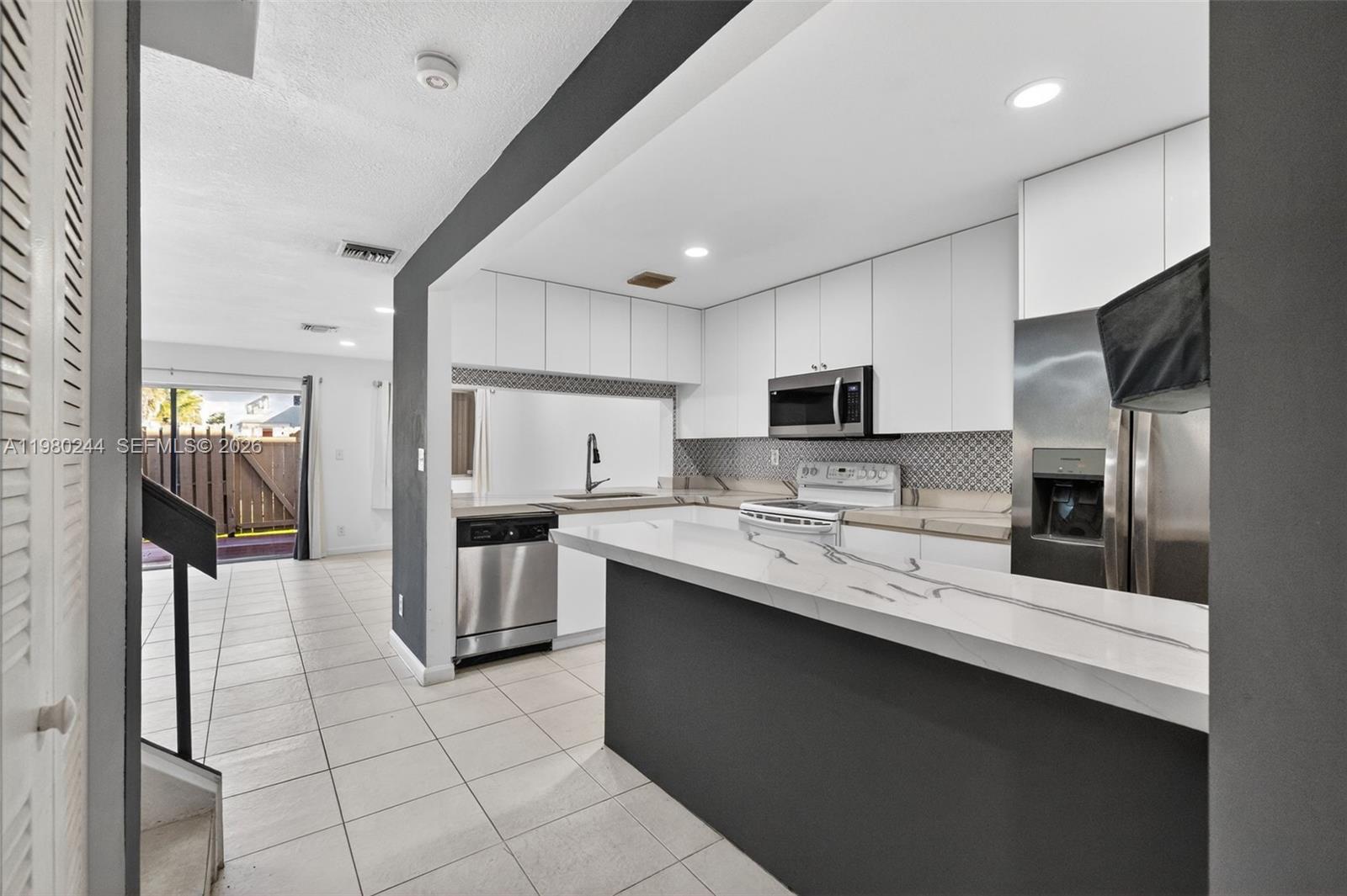 5843 Woodlands Blvd Tamarac, FL 33319