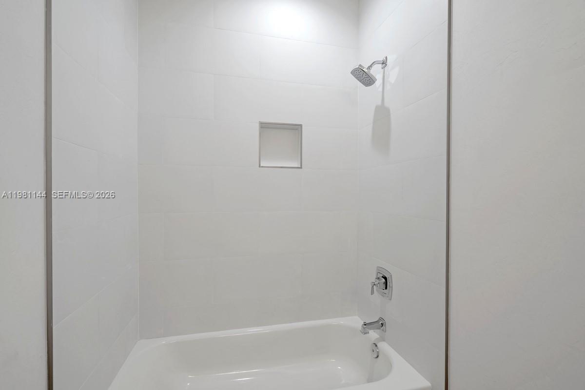 1105 SE 38th St Cape Coral, FL 33904