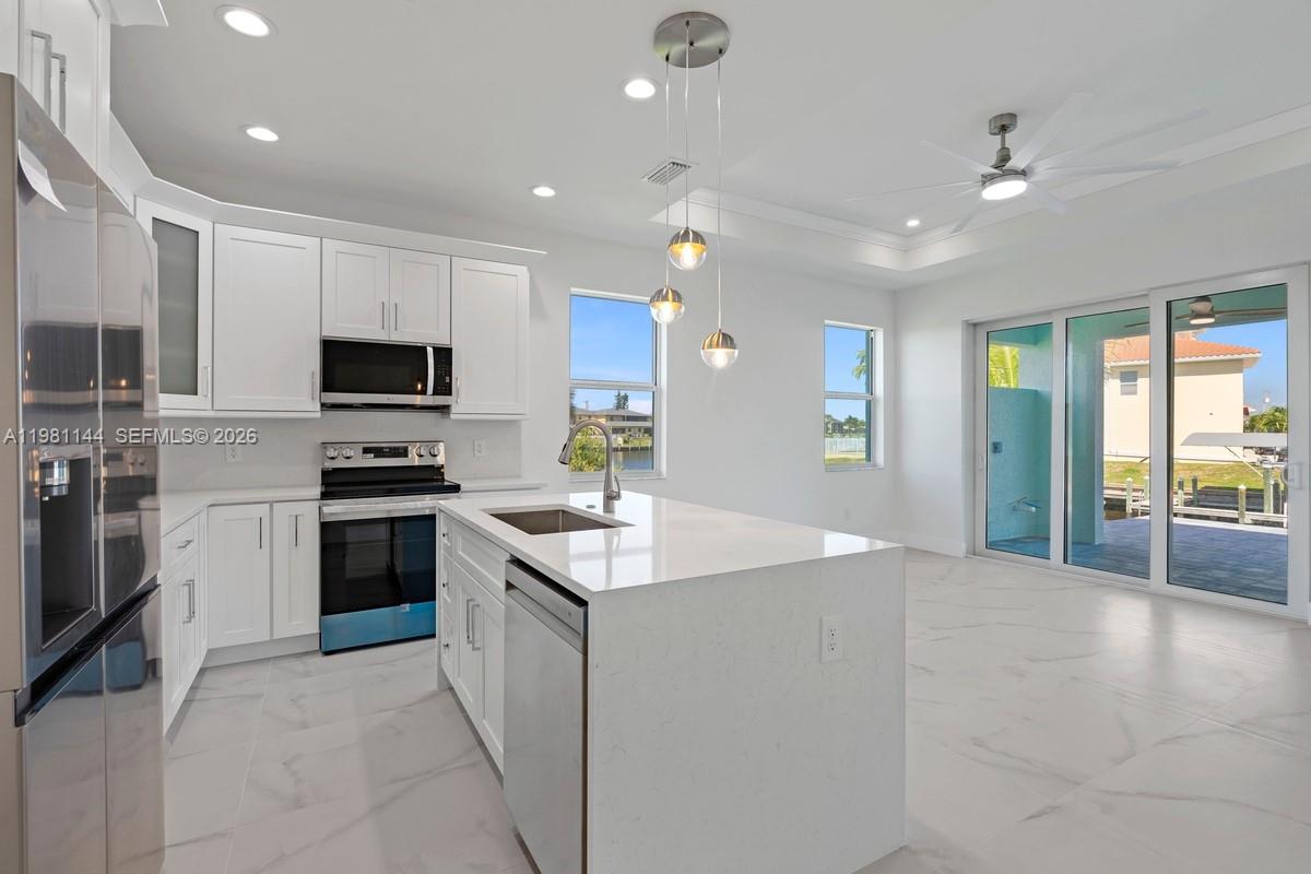 1105 SE 38th St Cape Coral, FL 33904