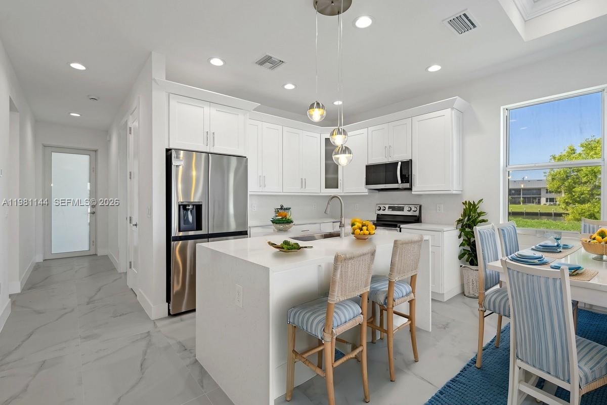 1105 SE 38th St Cape Coral, FL 33904