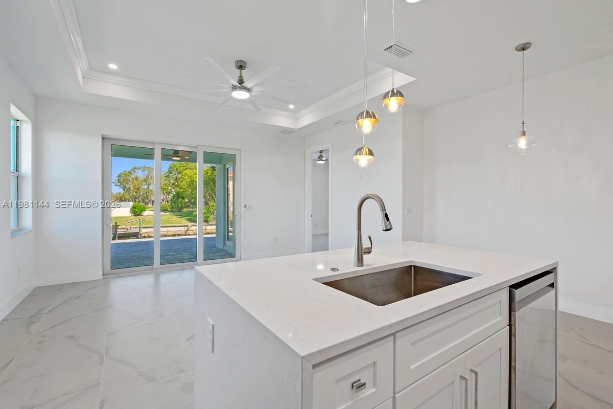 1105 SE 38th St Cape Coral, FL 33904