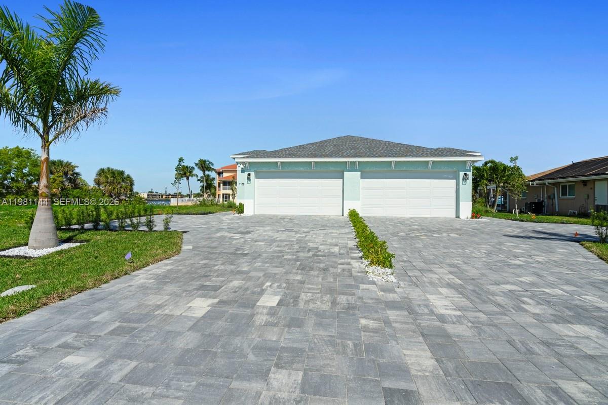 1105 SE 38th St Cape Coral, FL 33904