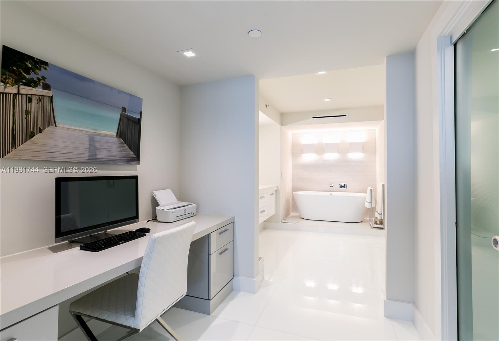 image Beach Club 212