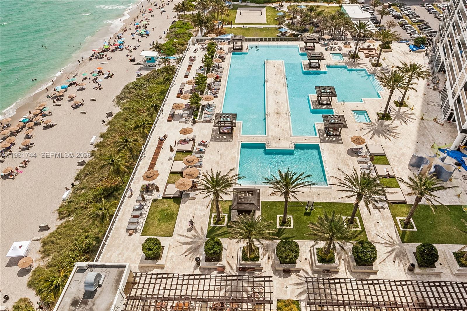 image Beach Club 221