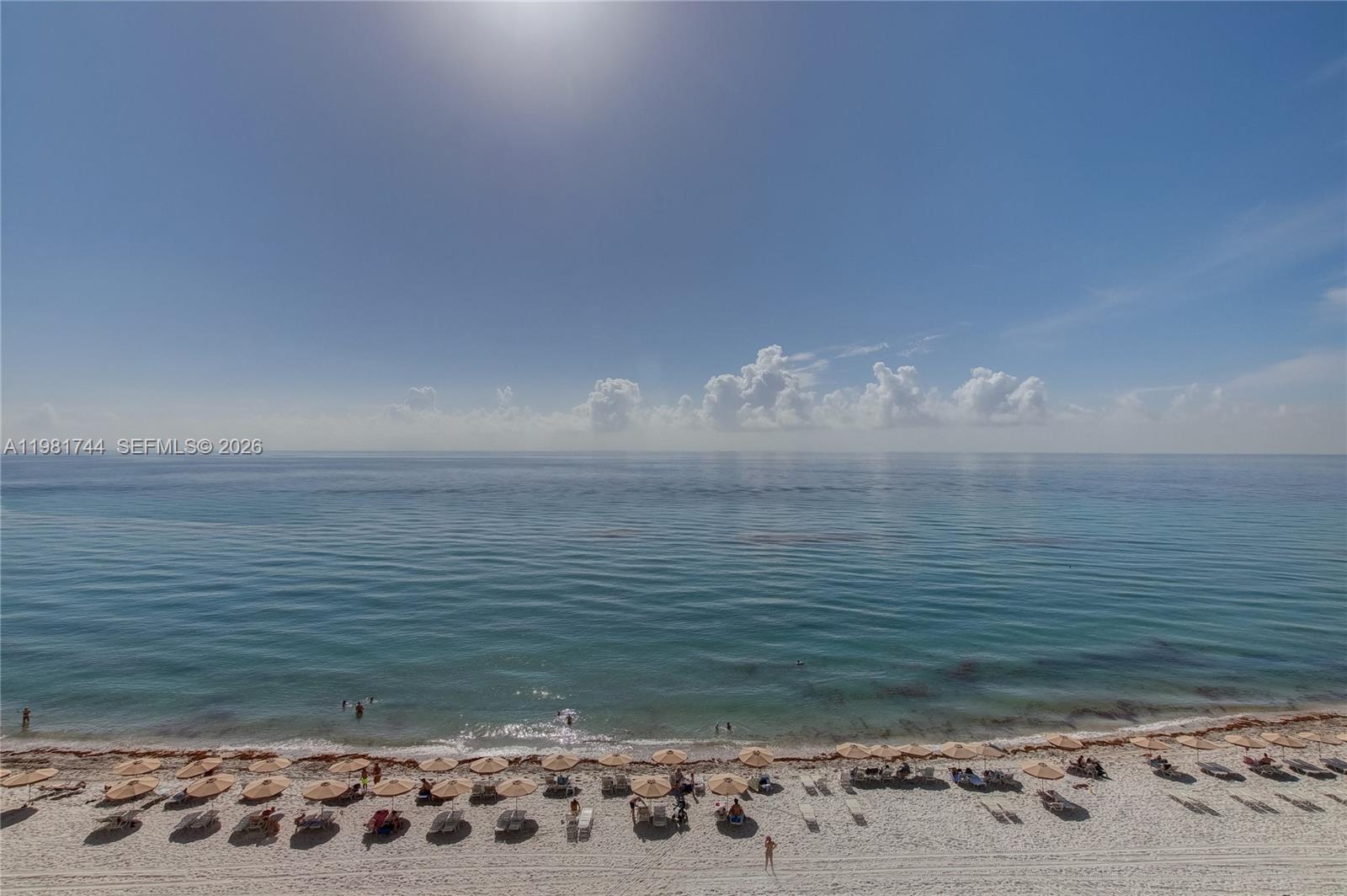 image Beach Club 241