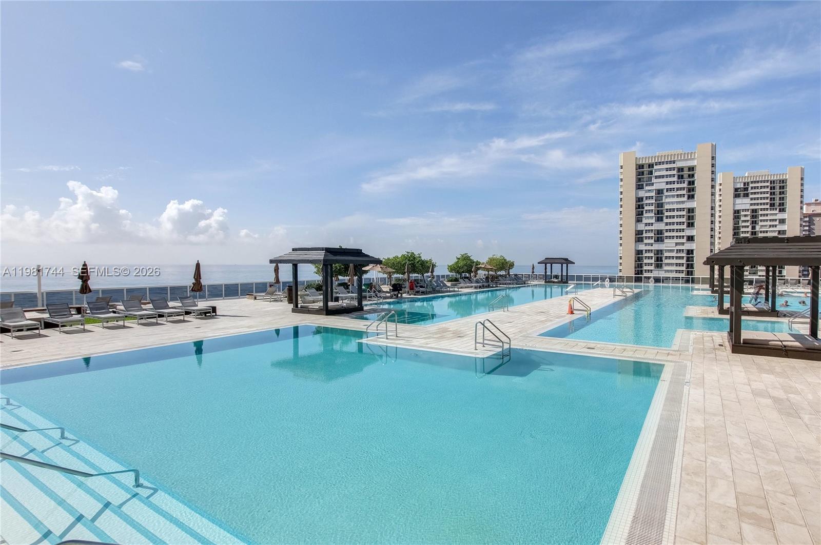 image Beach Club 244