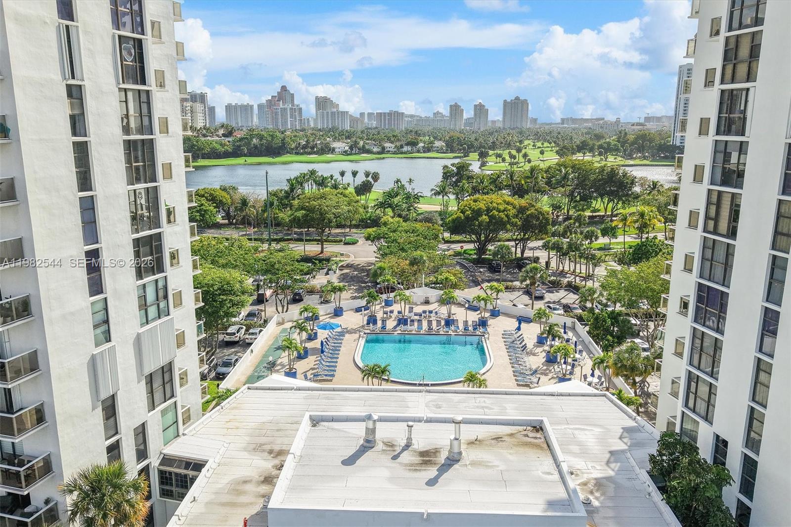 3731 N Country Clb Dr #521 Aventura, FL 33180