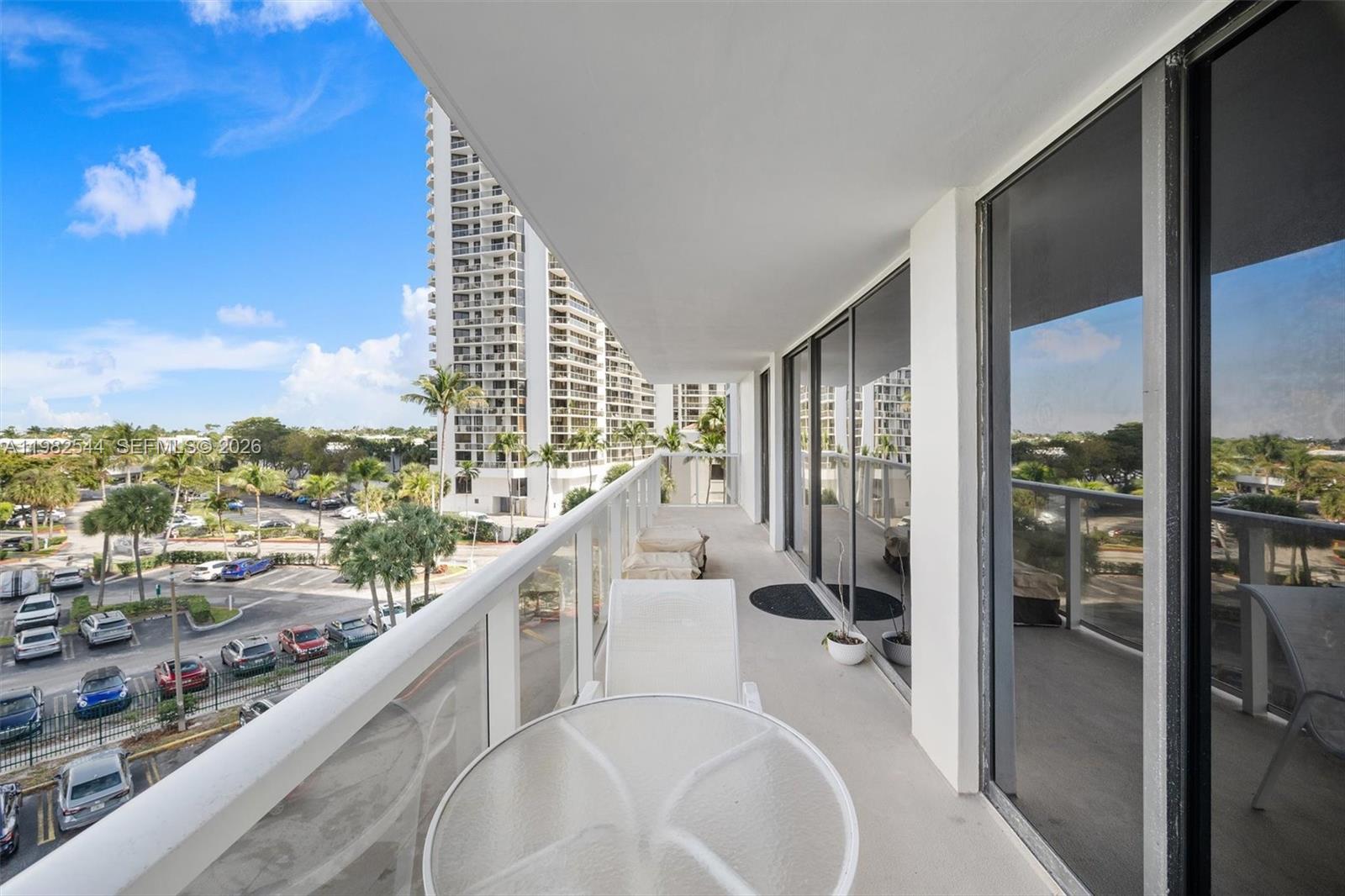 3731 N Country Clb Dr #521 Aventura, FL 33180