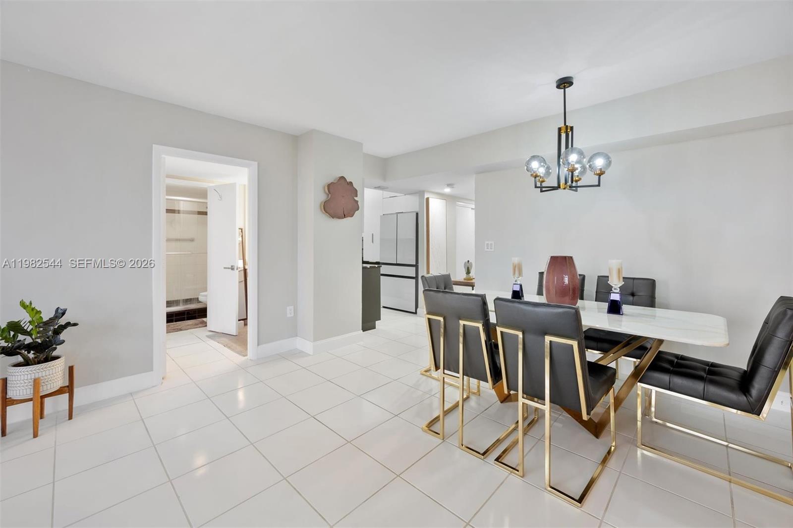 3731 N Country Clb Dr #521 Aventura, FL 33180