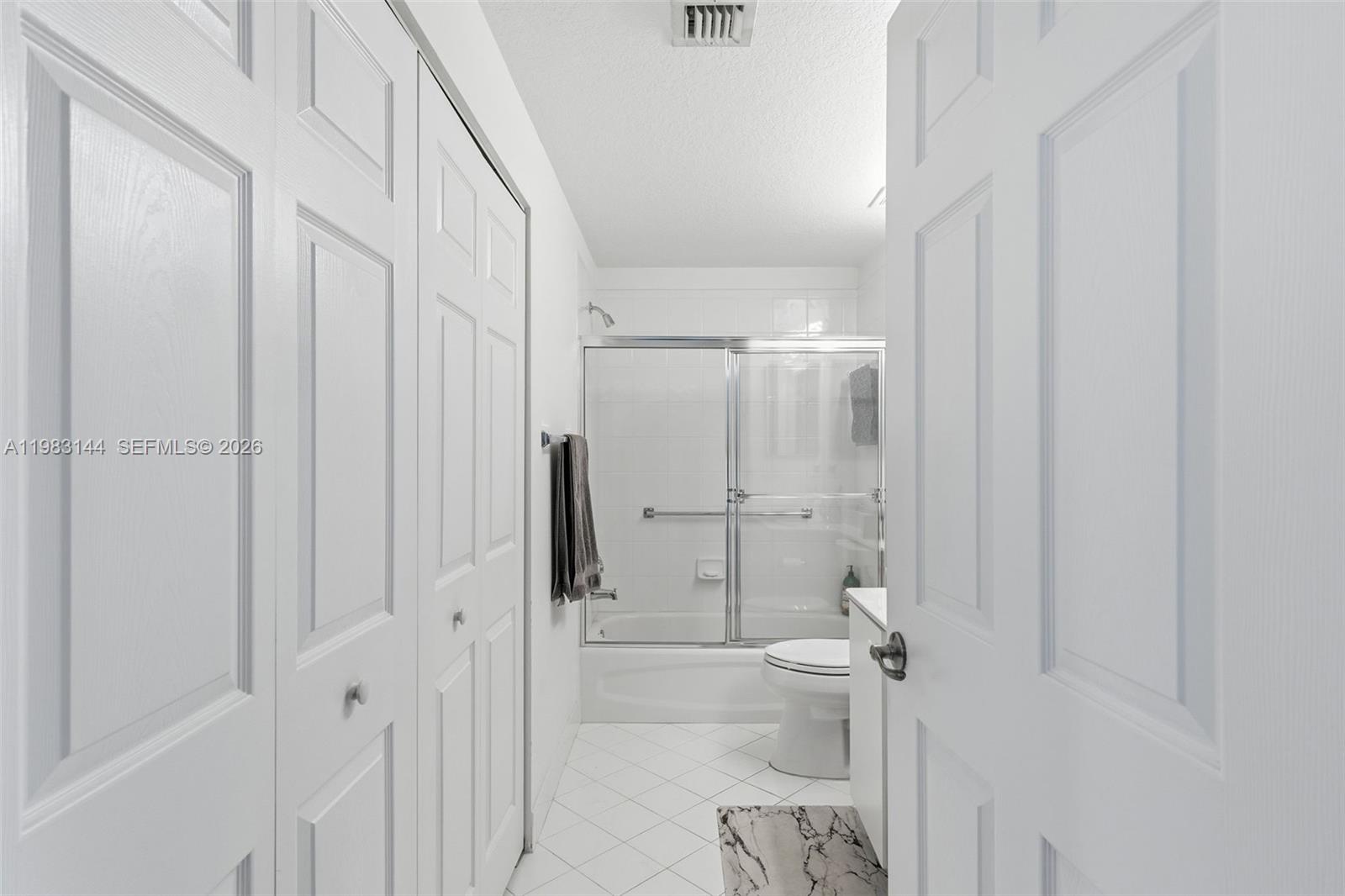 7765 Yardley Dr #313 Tamarac, FL 33321