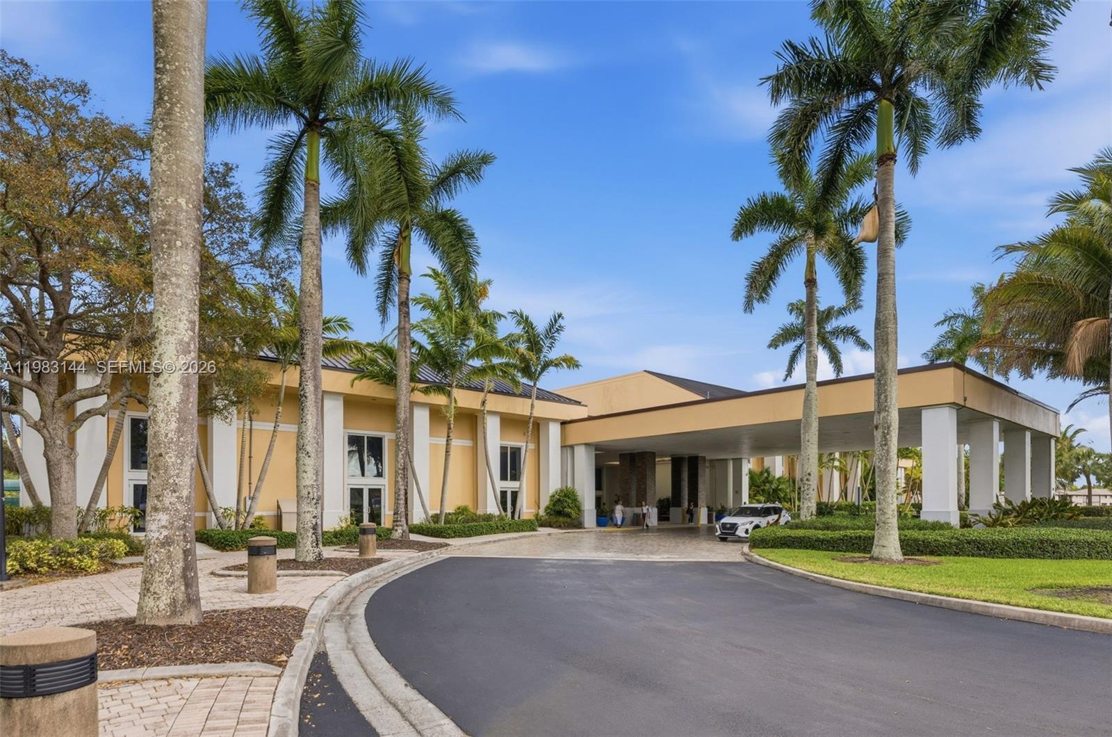 7765 Yardley Dr #313 Tamarac, FL 33321