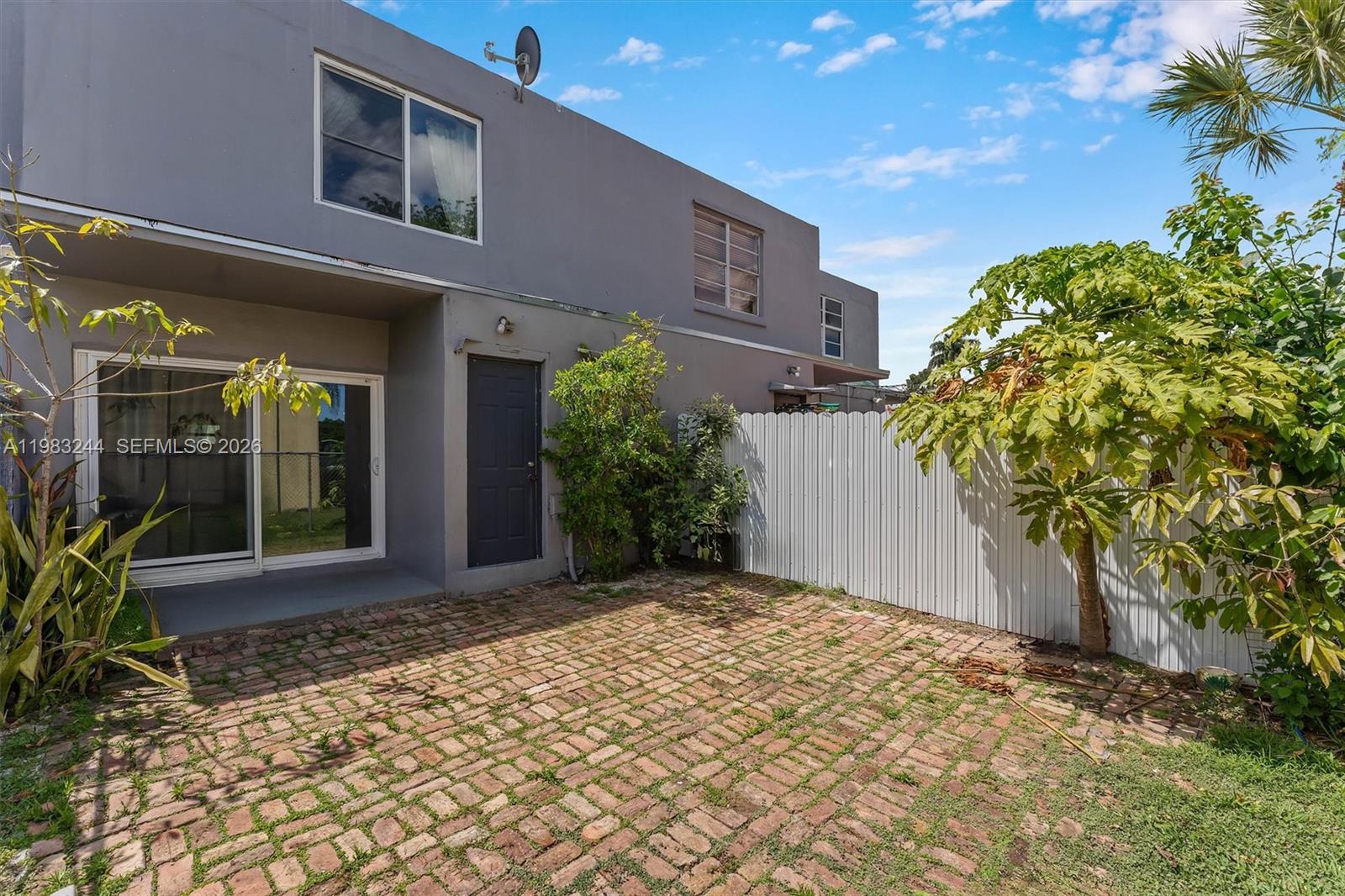 314 NE 142nd St #16C Miami, FL 33161