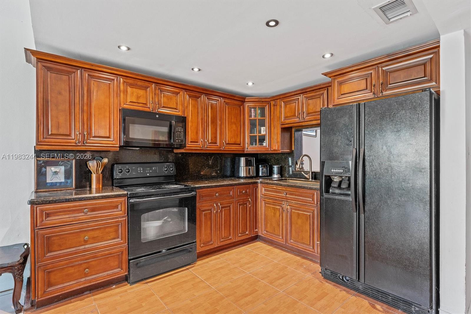 314 NE 142nd St #16C Miami, FL 33161