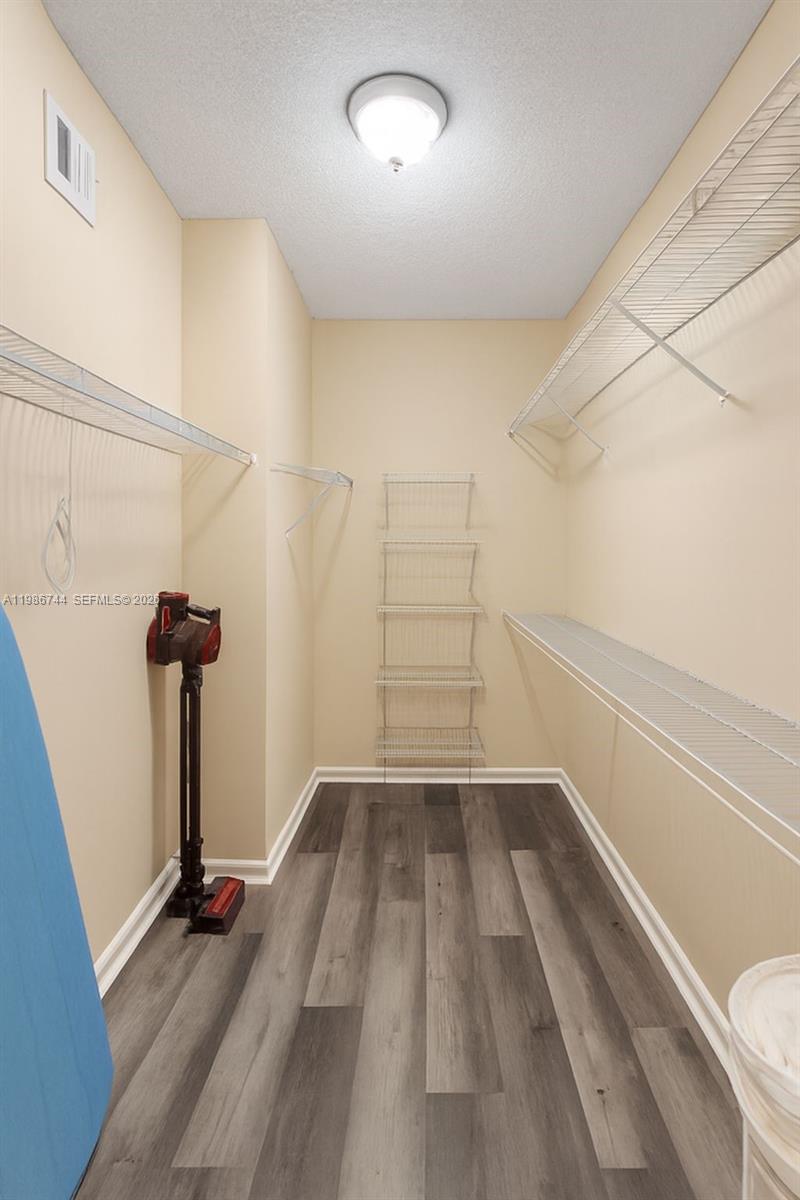 image Porto Bellagio Condo10