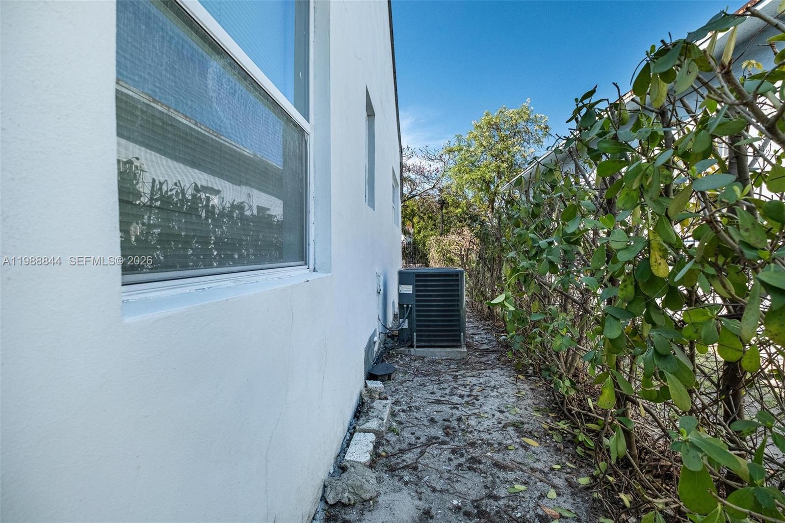 529 NW 42nd St Miami, FL 33127