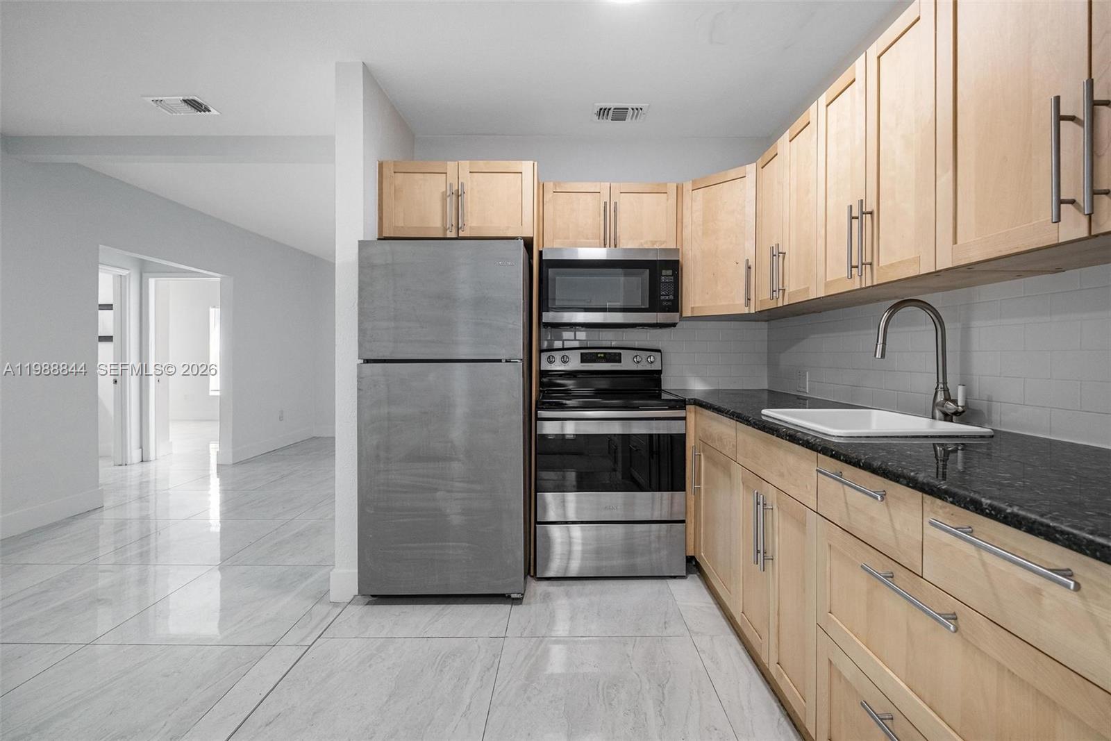 529 NW 42nd St Miami, FL 33127