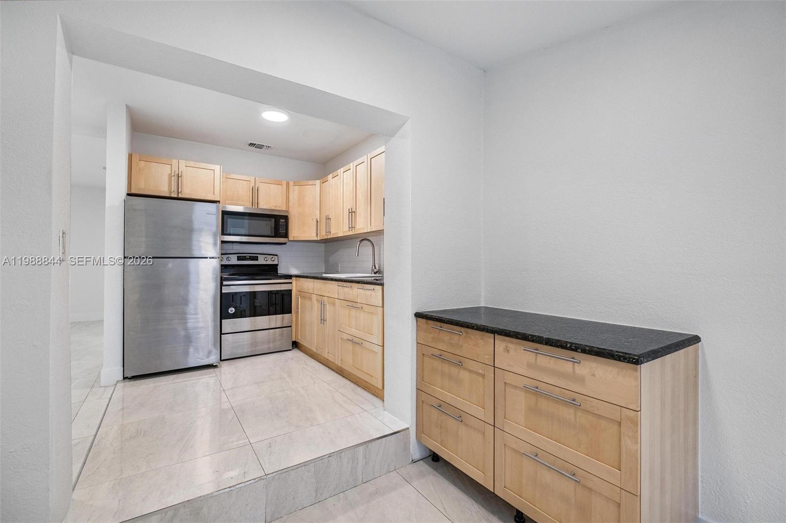 529 NW 42nd St Miami, FL 33127